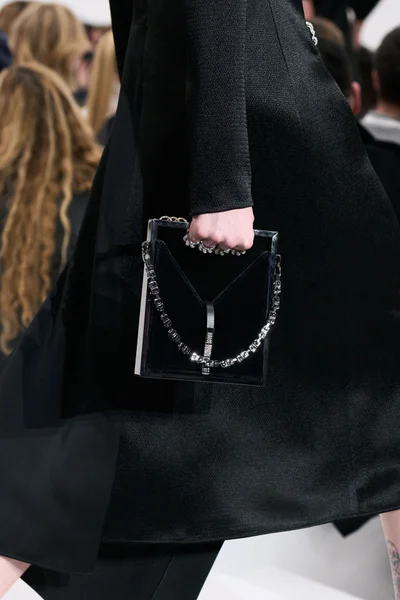 Look 96
